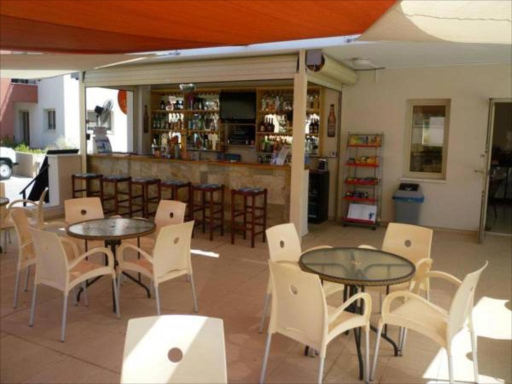 Ifestos Kings Resort Appartment Paphos 外观 照片